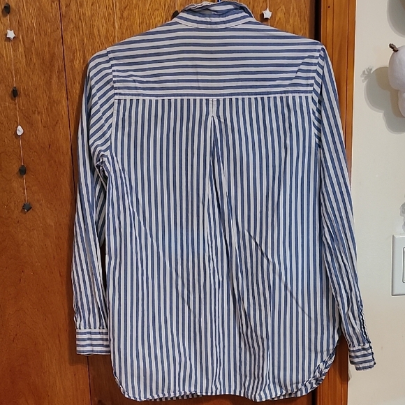 Old Navy Striped Women’s Shirt - Picture 4 of 4